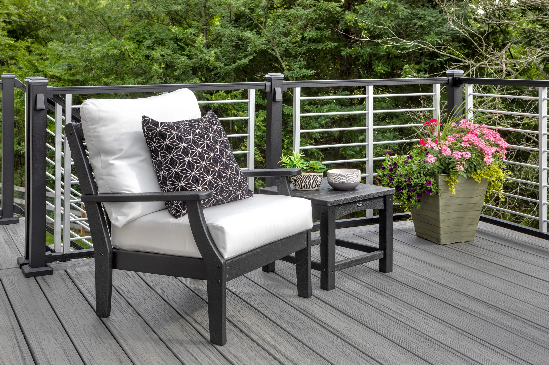 Metal deck railing